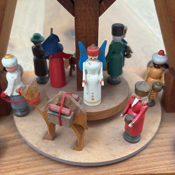 Vintage Pyramid Made in German Democratic Republic Wood Nativity Scene - Picture 8 of 13
